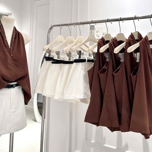 ชุดกระโปรงสองชิ้นสไตล์เกาหลีพร้อมเสื้อแต่งระบายสำหรับชุดลำลองและชุดไปทะเล - Product Image 2