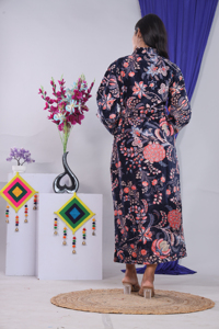 Bata de terciopelo con estampado de pájaros para mujer, de longitud completa, manga larga, cuello en V, cierre con cordón, ropa de dormir suave y acogedora para invierno - Product Image 3
