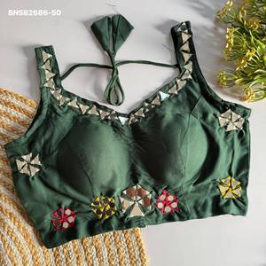 Collection de blouses rembourrées en coton épais de haute qualité avec broderies et détails effet miroir, fournisseur en gros d'Inde - Product Image 2