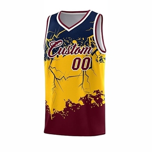 Uniformes de basket-ball personnalisés pour les équipes avec maillot sans manches respirant et short de sport assorti - Product Image 3