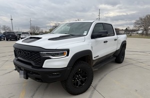Camioneta Ram 1500 RHO 2026 Deluxe Premium con Navegación, Tracción en las 4 Ruedas, Transmisión Automática y Asientos de Cuero - Product Image 2