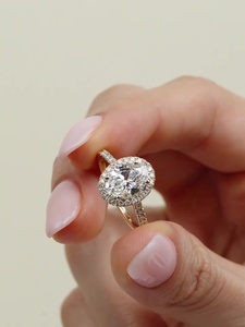 Bague de fiançailles de luxe en or 18K/14K/10K avec diamant ovale taille halo de 3,00 carats, bague de mariée haute carat, bijoux fins personnalisés, vente en gros - Product Image 4