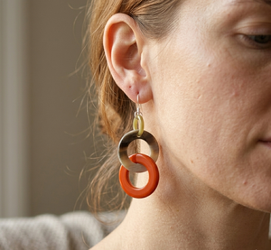 Pendientes de Cuerno de Búfalo Natural para Mujer, Joyería Artesanal para Propietarias de Boutiques y Tiendas, Diseño de Moda Único y Destacado - Product Image 2