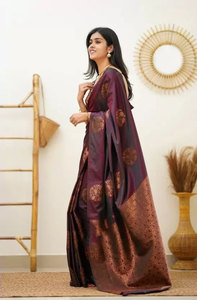 Sari de Seda Banarasi Elegante de Excelente Calidad con Pallu en Contraste, Ideal para Celebraciones Festivas y Culturales, Disponible a Precio de Mayoreo - Product Image 5