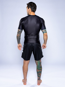 เสื้อรัดกล้ามเนื้อแขนสั้นแบบเรียบสำหรับ MMA และ BJJ - Product Image 5