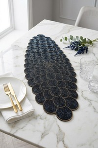 Camino de Mesa con Cuentas Negras y Doradas, Camino de Mesa Decorativo Plateado y Dorado para Navidad, Camino de Mesa Estilo Rústico - Product Image 2