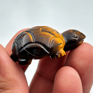 รูปปั้นเต่าตาเสือแกะสลักด้วยมือ ขัดเงาด้วยอัญมณี รูปปั้นเต่าคริสตัล งานแกะสลักรูปสัตว์ ของตกแต่งทางจิตวิญญาณ ของสะสมขนาดเล็ก - Product Image 1