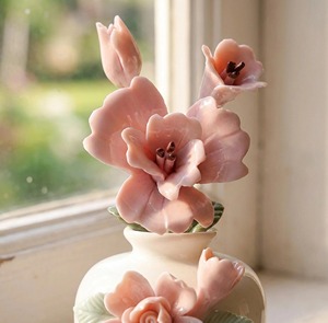 Vase à fleurs en porcelaine avec roses en céramique roses, style shabby chic, décoration de table, finition émaillée, 8-16 pouces - Product Image 5