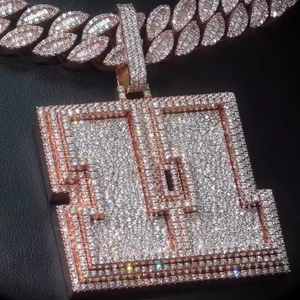 Pendentifs et Breloques pour Femme en Moissanite Taille Émeraude VVS, Plaqué Or Rose, Certifiée IGI, Style Hip Hop, avec Numéro 4 Personnalisé, Certifiée 'Iced Pass Test', Qualité Fine - Product Image 5
