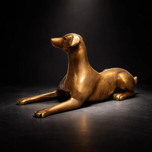 Estatua de Perro de Latón Pulido de Estilo Vintage de 9 Pulgadas de Alto, 1.1 kg, Escultura Decorativa para el Hogar con Temática Animal - Product Image 5