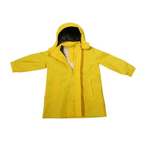 Impermeable Amarillo con Cuello Alto y Cierre de Botones para Niños, Venta al Por Mayor, Impermeables Personalizados en Diferentes Colores y Diseños - Product Image 5