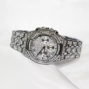 Montre en diamant moissanite pour homme, montre-bracelet analogique à quartz simple et luxueuse pour un usage quotidien et un cadeau, idéale pour les tenues décontractées et formelles - Product Image 5