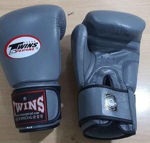 Guantes de boxeo Twins de diseño nuevo, hechos a medida, de alta calidad, de cuero genuino de vaca, para entrenamiento y combate. - Product Image 5