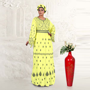 Kaftan brodé en rayonne avec des détails de vigne complexes, taille cintrée, manches évasées et silhouette élégante longue jusqu'au sol. - Product Image 1