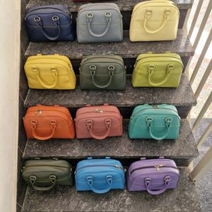 Meilleure vente de sac à bandoulière en cuir de vachette véritable à fleurs marron pour femmes fermeture à glissière unique Style vintage pour polyester - Product Image 5