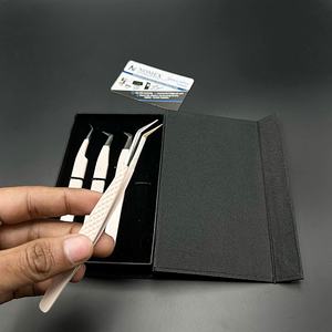 Venta al por mayor extensión de pestañas con logotipo personalizado pinzas de 45 grados de acero sostenible con recubrimiento en polvo con agarre cómodo y Punta puntiaguda - Product Image 5