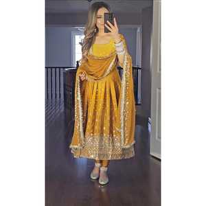 ชุดเดรส Anarkali สีเหลืองดีไซน์เนอร์จาก Maruti Fashion พร้อมกางเกงและผ้าคลุมไหล่ น้ำหนัก 950 กรัม ไซส์ L สำหรับงานปาร์ตี้และงานกลางคืน - Product Image 1