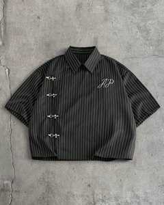 เสื้อเชิ้ตแขนสั้นสีดำสำหรับผู้ชาย สไตล์ลำลองสำหรับทำงาน กระดุมแถวเดียว มีกระเป๋าสี่ช่อง รับผลิตตามแบบ OEM - Product Image 6
