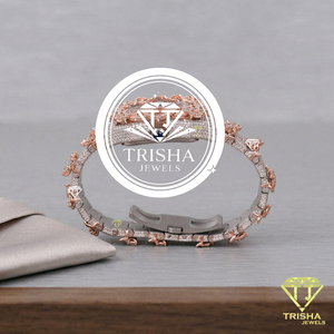 Reloj de Lujo con Diamantes Moissanite y Eslabones en Forma de Espina en Oro Rosa, Completamente Adornado con Piedras VVS, Reloj de Diseño Exclusivo - Product Image 1