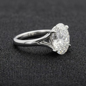 แหวนแต่งงานทองคำขาว 14k ทรงรี ประดับเพชรทรงรี ฝังแบบ Prong Setting ได้รับการรับรองจาก IGI สำหรับผู้หญิง เครื่องประดับสำหรับงานหมั้นและงานเลี้ยงสุดหรู - Product Image 4