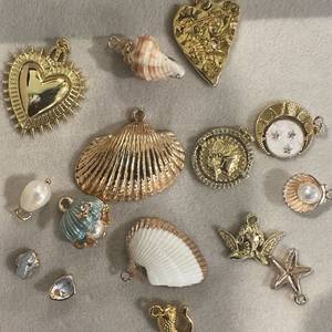 Colección de Broches con Dijes de Concha Dorada de Sangam Textiles, Accesorios de Joyería de Metal Estilo Europeo Americano para Manualidades DIY, Cuatro Estaciones - Product Image 1