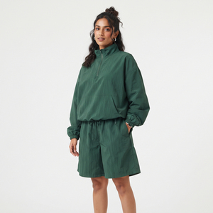 Conjunto de Pantalones Cortos y Chaqueta Cortavientos Impermeable de Manga Larga con Capucha para Mujer, Diseño Sólido y Resistente a la Lluvia, Dos Piezas para Senderismo - Product Image 1