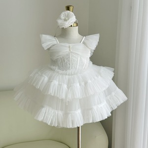 Robe de princesse blanche pour filles, avec corsage en dentelle, manches bouffantes, jupe en tulle à volants 3D, nœud au dos, par l'usine Nhung Nguyen - Product Image 5
