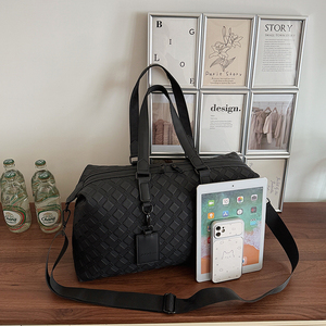 Sac à bandoulière en cuir véritable noir, texture litchi, design minimaliste, ouverture supérieure, deux sangles, longueur 50-65 cm, toutes saisons, usage quotidien - Product Image 4