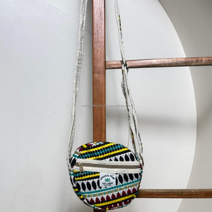 Sac à bandoulière en chanvre himalayen rond coloré avec motif tribal poche à glissière avant petits sacs à main écologiques faits à la main - Product Image 2
