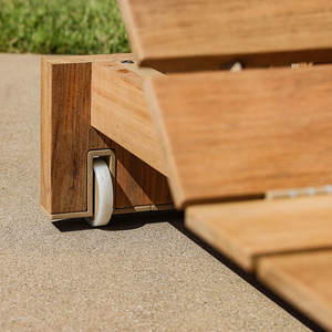 Tumbona de teca maciza de grado comercial con respaldo ajustable y cojín impermeable para proyectos hoteleros - Product Image 4