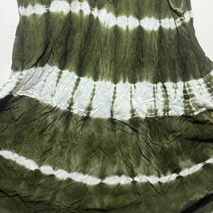 Atractiva Blusa Túnica Boho sin Mangas con Cuello Redondo y Estampado Tie Dye Verde Oliva para Mujer |   Vestido Casual Holgado con Corte Evase para Verano - Product Image 4
