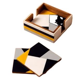 Dessous de verre décoratifs en résine et en bois marron carré de mariage Personnalisez les dessous de verre ronds carrés en bois époxy en résine Sets de table Sous-verres en ardoise - Product Image 1