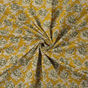 Tela de Algodón Estampada a Mano, Ecológica, Ligera, de 90 GSM, Color Amarillo Mostaza, por Metro, con Estampado Floral Indio, Textil Hecho a Mano - Product Image 1