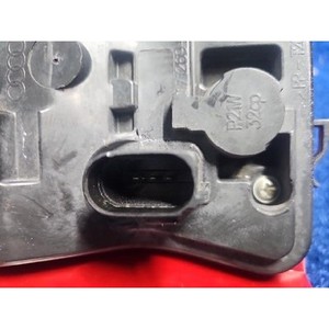 S4 B8 2009-2014 ที่ยึดหลอดไฟท้ายขวา มือสอง ของแท้ 17126902 - Product Image 6