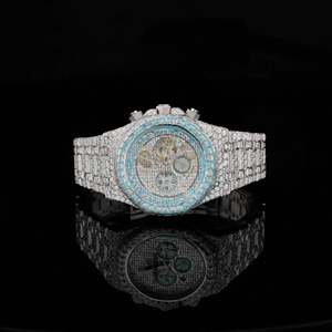 Montre chronographe de luxe pour homme en acier inoxydable avec lunette sertie de diamants et accents bleus, mouvement mécanique analogique, fermoir déployant - Product Image 1