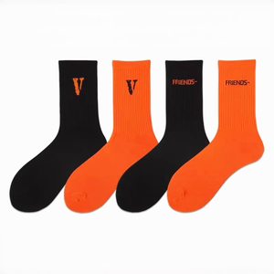 Chaussettes unisexes noires et orange à lettres, style streetwear hip-hop, mi-mollet, 100 % coton, sportives, décontractées, athlétiques, tendance, inspirées de l'Ins. - Product Image 4