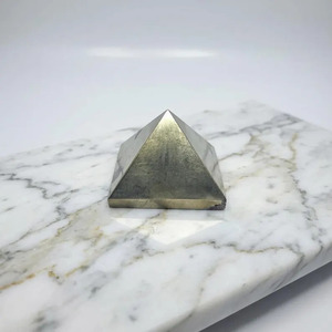 Venta al por Mayor de Ágata Piramidal Muntaha de 30-35 mm, Piedra Natural Hecha a Mano, Cristales de Reiki a Granel, Pirita de Primera Calidad, Khambhat, India - Product Image 3