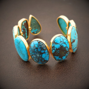 กำไลข้อมือสีฟ้าคราม กำไลทองเหลืองสีน้ำเงินธรรมชาติ ชุบทอง 18K ปรับขนาดได้ ของขวัญสำหรับเธอ - Product Image 1