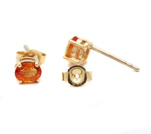 Boucles d'oreilles clous en or jaune massif 14 carats avec saphir orange naturel ovale, serti 4 griffes, bijoux fins, Memoria Jewels - Product Image 5