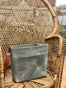 Sac fourre-tout pour femme de luxe de haute qualité en cuir véritable mat à grande capacité simple de designer personnalisé, à porter à l'épaule AV-0009 - Product Image 2