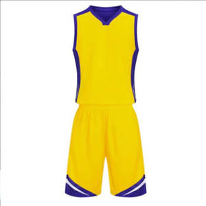 Uniforme de Baloncesto de Alta Calidad, Diseño Único Personalizado, Secado Rápido, 100% Algodón, con Logotipo Personalizado, Transpirable, Hecho en Pakistán - Product Image 1
