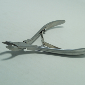 Cortacutículas de Alta Demanda con Cuchillas Extra Afiladas y Punta Fina, de Acero Inoxidable para Uso en Salones de Belleza - Product Image 6