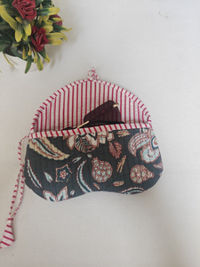 Printed Quilted <b>Sunglasses</b> <b>Case</b> with Striped Handles Soft Fashionable Eyewear Pouch Rectangle <b>for</b> Women - Product Image 3