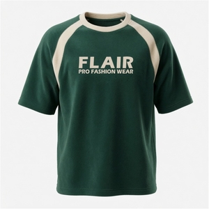 T-shirt en molleton vert forêt de luxe pour homme avec logo blanc brodé et bordure contrastante ivoire - Product Image 2