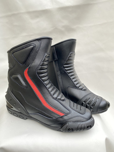 Zapatos de Motocicleta Cómodos y Modernos 2026, Zapatos de Carreras de Motocicleta Hechos de Cuero, Botas de Motociclista de Media Caña, Disponibles en 3 Colores - Product Image 2