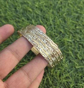 Brazaletes y Pulseras de Latón Enrollado Hechos a Medida, Adecuados para Diseñadores y Fabricantes de Joyería Tribal Africana, Disponibles en Varios Tamaños - Product Image 1