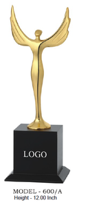 Trophée féminin en métal avec base en bois noir Modèle 600 Plaqué or, argent, cuivre Durable Récompense promotionnelle - Product Image 2
