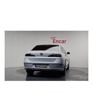 BMW Serie 7 740d XDrive Junio 2023 41,167 km Diésel Automático Diseño con Volante a la Izquierda Pure Excellence - Product Image 4