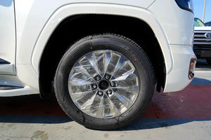 โตโยต้า แลนด์ ครุยเซอร์ VXR SUV ปี 2026 ใหม่เอี่ยม 399 แรงม้า 7 ที่นั่ง หลังคาซันรูฟ สเปค GCC เครื่องยนต์เบนซิน 6 สูบ เกียร์อัตโนมัติ พวงมาลัยซ้าย - Product Image 5