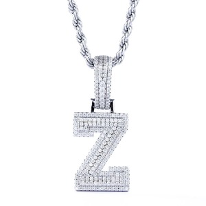 Colgante de Diamante Moissanite Chapado en Oro de Lujo con Cadena Cubana para Videos Musicales, Discotecas y Desfiles de Moda - Product Image 1